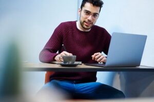 How Can You Hire The Right Essay Writer?