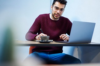 How Can You Hire The Right Essay Writer?